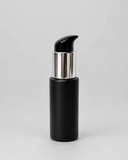 Envase recto con dosificador, Negro, Dosificador negro con collar plata
